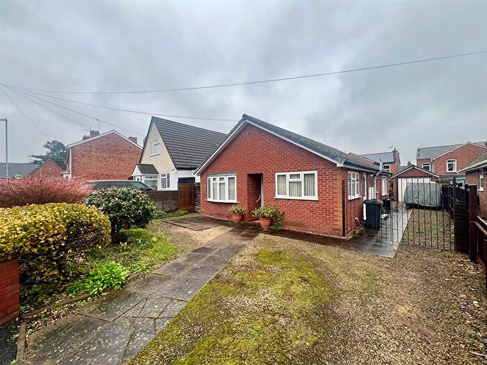 2 Bedroom Detached Bungalow For Sale In Cromwell Road, Malvern, WR14