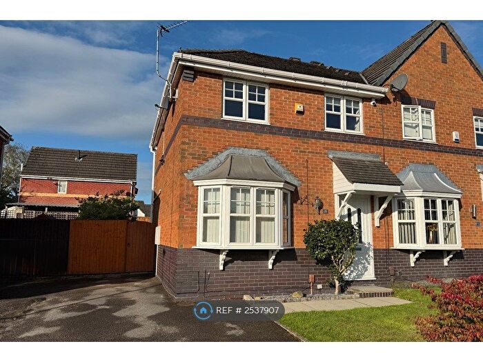 3 Bedroom Semi-Detached House To Rent In Woodford Avenue, Warrington, WA3