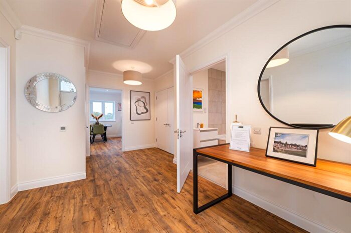 1 Bedroom Detached Bungalow For Sale In Burnham Waters, Waters Avenue, Burnham-On-Crouch, CM0