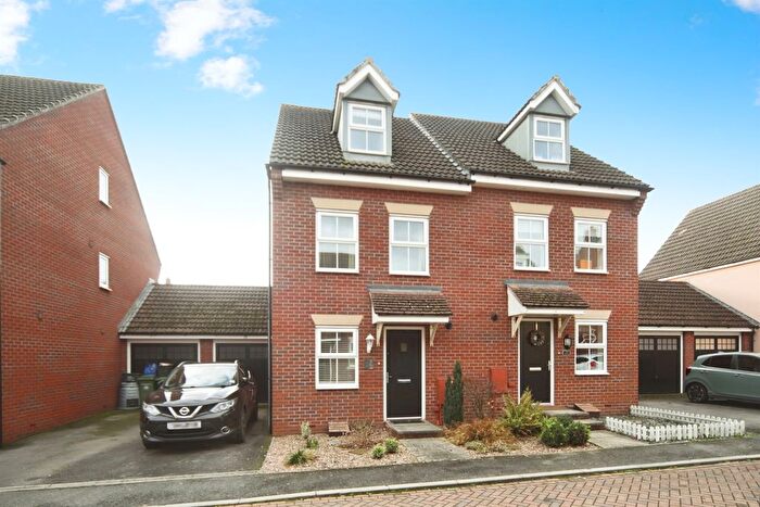 3 Bedroom Semi Detached House For Sale In Kings Yard, Bishops Lydeard, Taunton, TA4
