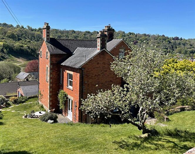 5 Bedroom Detached House For Sale In The Bourne, Brimscombe, Stroud, GL5