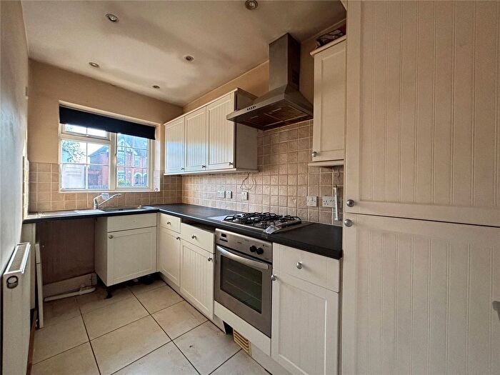 2 Bedroom Maisonette For Sale In Aldershot Road, Guildford, Surrey, GU2