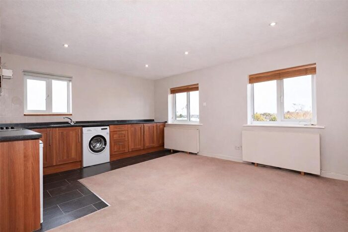 1 Bedroom Property To Rent In Percy Road, Twickenham, TW2