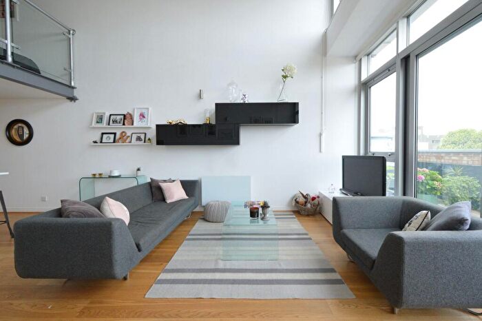 2 Bedroom Apartment To Rent In King Edward's Road, London, E9