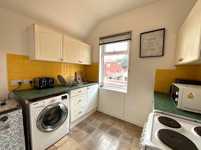 1 Bedroom Flat To Rent In Flat, St. Catherines Avenue, Doncaster, DN4