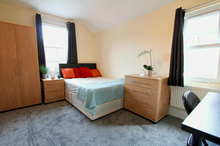 5 Bedroom Terraced House To Rent In Wokingham Road, Reading, Berkshire, RG6