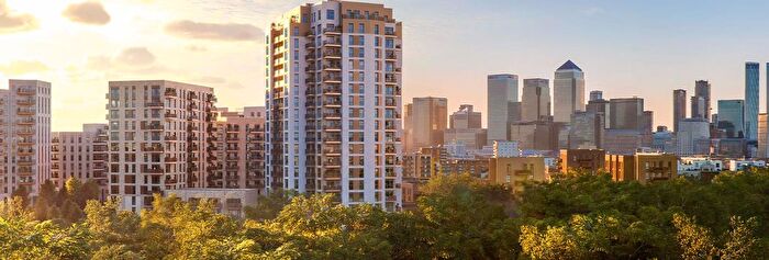 3 Bedroom Flat For Sale In Bow, Bow, E3