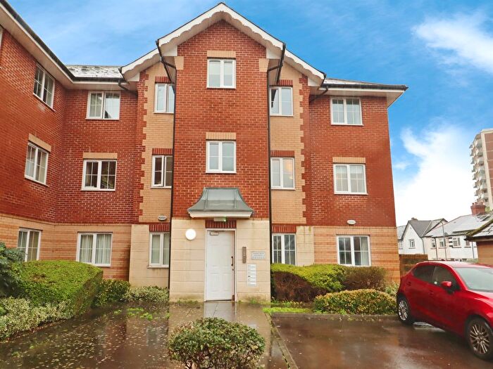 2 Bedroom Flat For Sale In Seager Drive, Cardiff, CF11