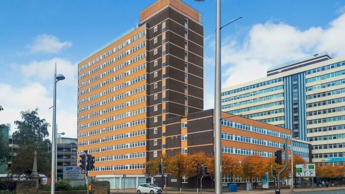 3 Bedroom Flat To Rent In Daniel House, L20