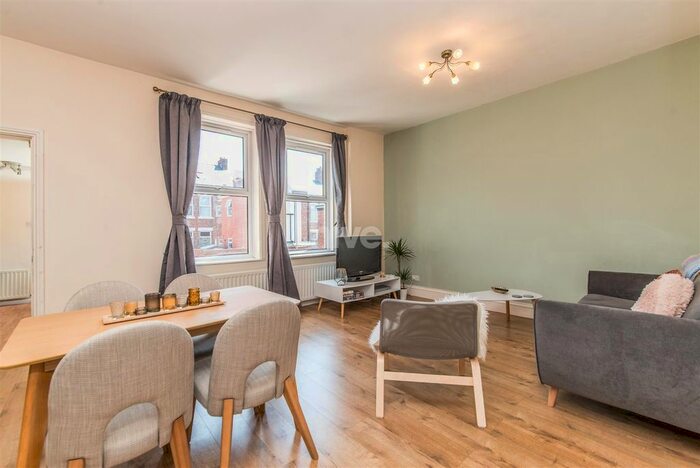 2 Bedroom Flat To Rent In Westbourne Avenue, Gateshead, Tyne And Wear, NE8