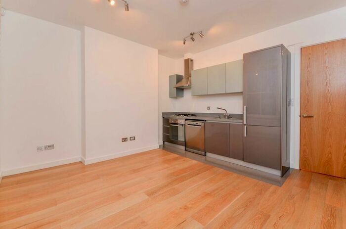 2 Bedroom Flat To Rent In Dorncliffe Road, Fulham, London, SW6