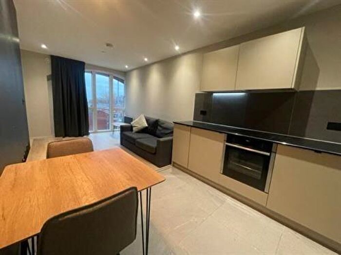 1 Bedroom Apartment To Rent In City Gardens, Castlefield, M15