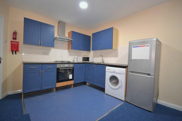2 Bedroom Flat To Rent In Higham Hill Road, London, E17