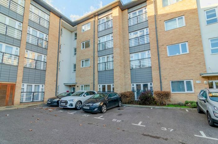 1 Bedroom Flat To Rent In Southernhay Close, Basildon, SS14