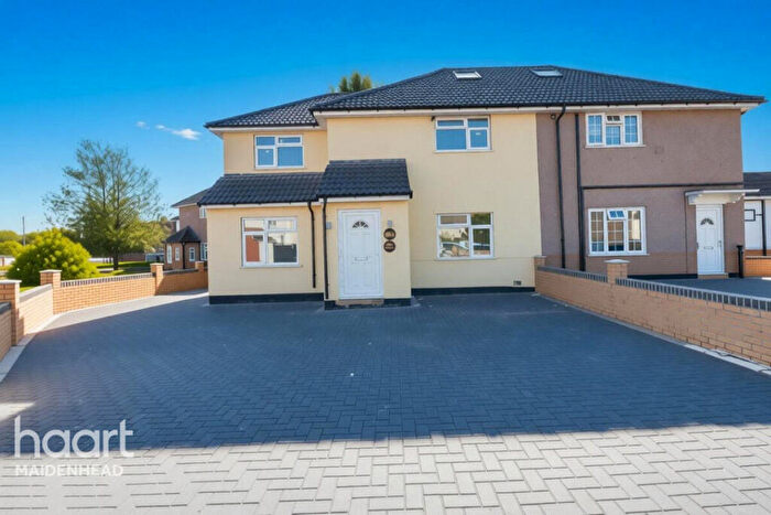5 Bedroom Semi-Detached House For Sale In Mirador Crescent, Slough, SL2