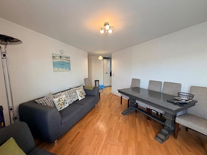 2 Bedroom Flat To Rent In Featherstone Court, Featherstone Road, Southall, UB2