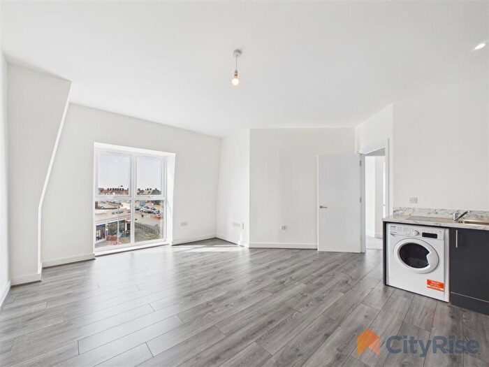 2 Bedroom Apartment To Rent In Queens Court, Queens Drive, Liverpool, L14