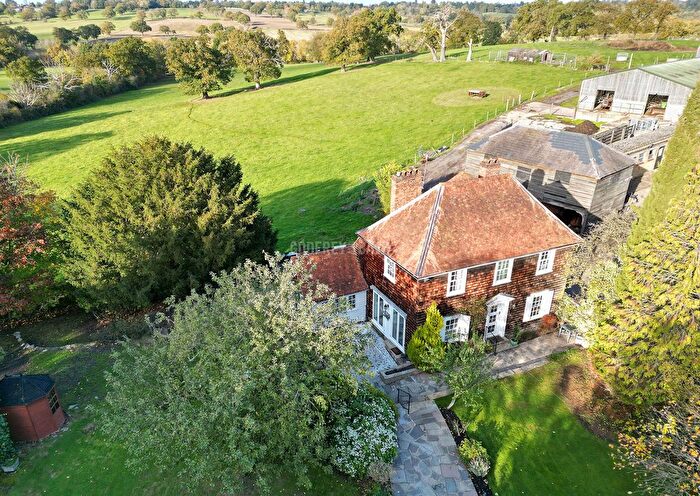 3 Bedroom Detached House For Sale In Burtonhole Lane, Mill Hill Village, NW7