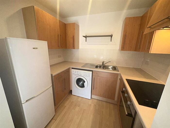 1 Bedroom Apartment To Rent In Quay Salford, M5