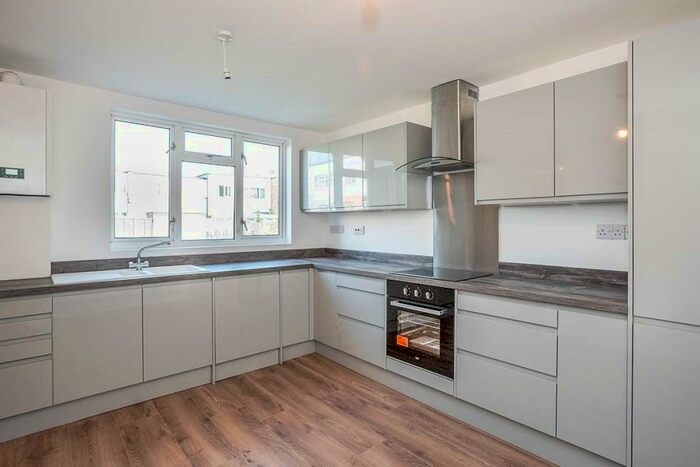 3 Bedroom End Of Terrace House To Rent In Juniper Square, Havant, Hampshire, PO9