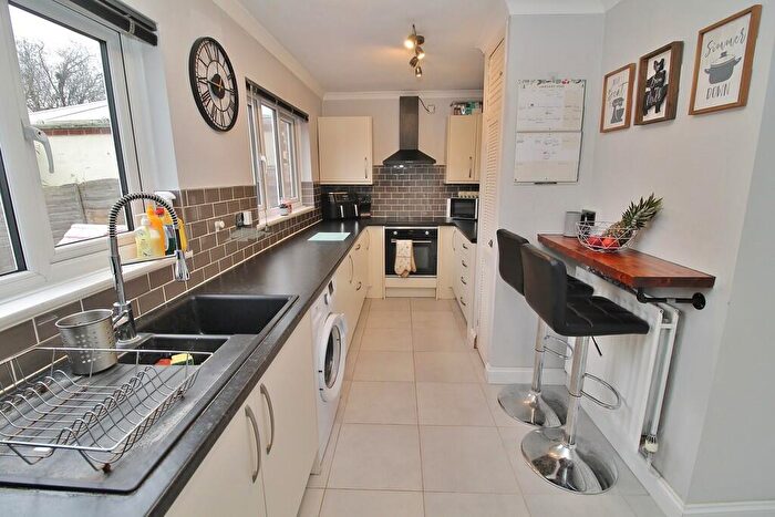 2 Bedroom End Of Terrace House For Sale In Wellow Close, Bedhampton, PO9
