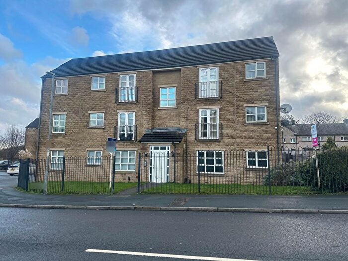 2 Bedroom Maisonette To Rent In Marlington Drive, Huddersfield, HD2