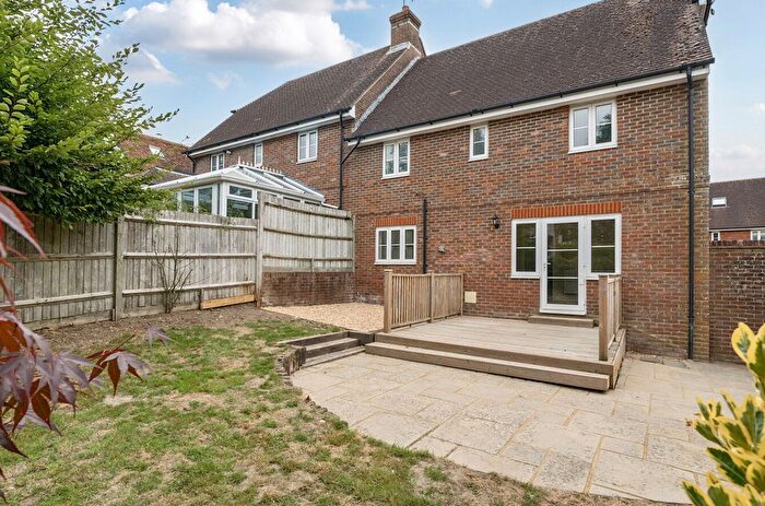 3 Bedroom End Of Terrace House For Sale In Wildbrooks Close, Pulborough, RH20