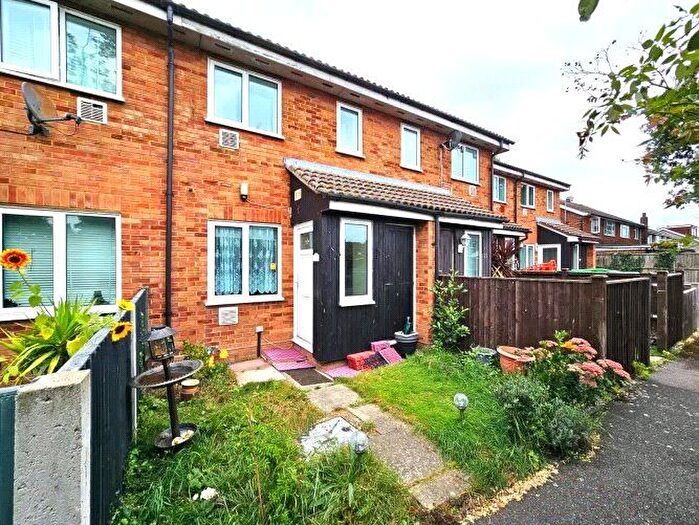 1 Bedroom Terraced House To Rent In Shellfield Close, Staines-Upon-Thames, Surrey, TW19