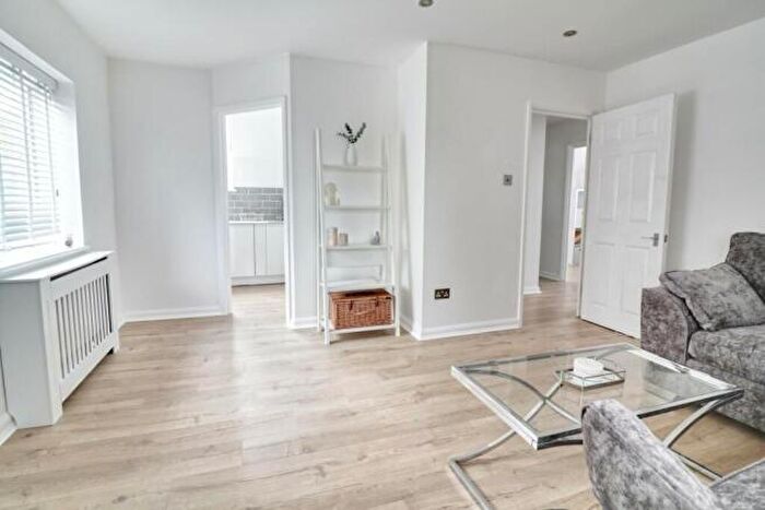 2 Bedroom Flat For Sale In Belfield Gardens, Harlow, Essex, CM17