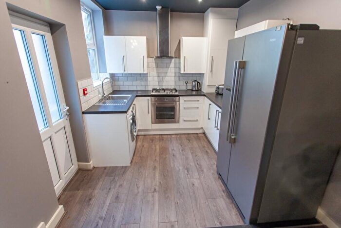 5 Bedroom Terraced House To Rent In Adelaide Road, L7