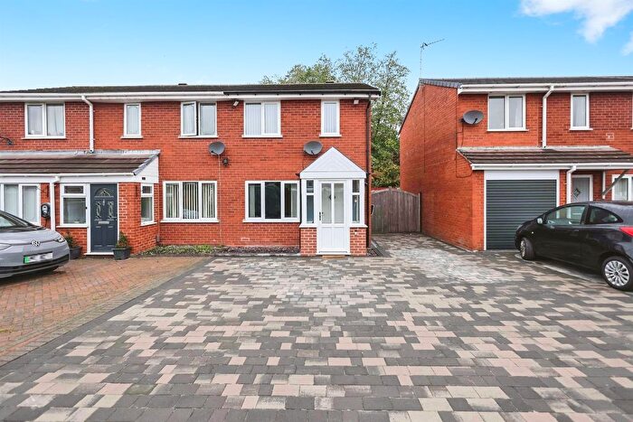 2 Bedroom Semi-Detached House For Sale In Hopton Close, Tipton, DY4