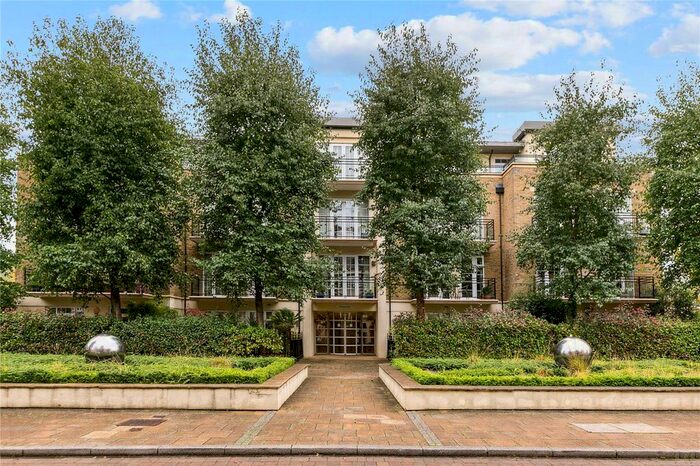 1 Bedroom Flat To Rent In Whitcome Mews, Richmond, TW9