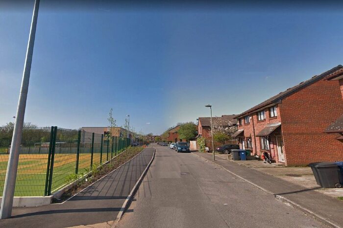 Studio To Rent In Pavilion Way, Burnt Oak, Edgware, HA8