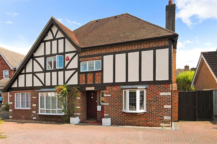 5 Bedroom Detached House To Rent In The Oaks, Burgess Hill, West Sussex, RH15