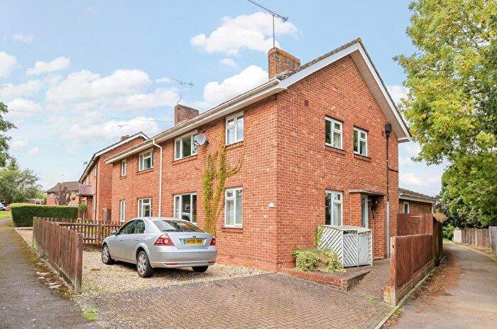 4 Bedroom Semi-Detached House For Sale In Plough Gardens, Broughton, Stockbridge, Hampshire, SO20
