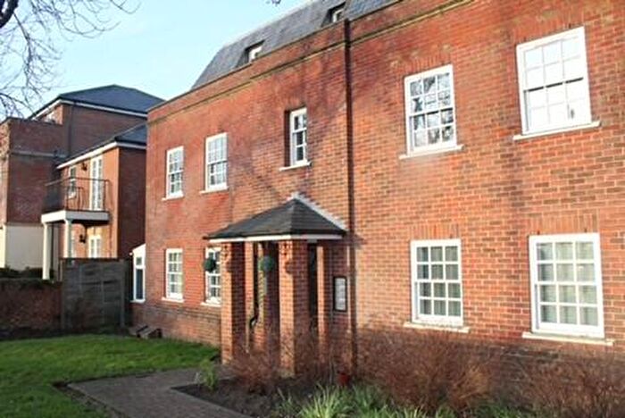 1 Bedroom Flat To Rent In Ingrave Road, Brentwood, Essex, CM15