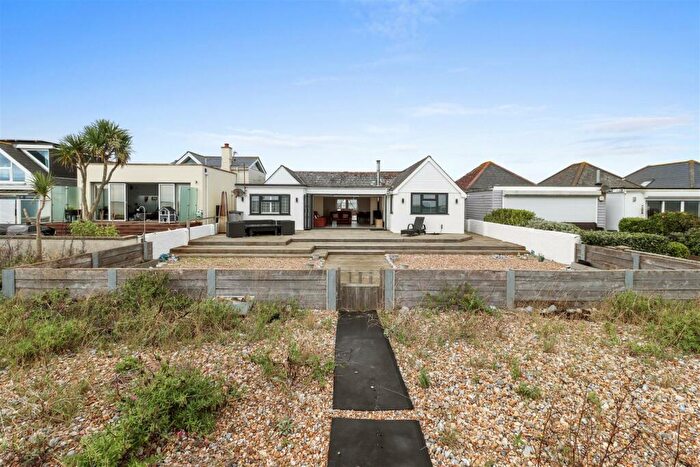 4 Bedroom Detached Bungalow For Sale In Coast Road, Pevensey Bay, Pevensey, BN24