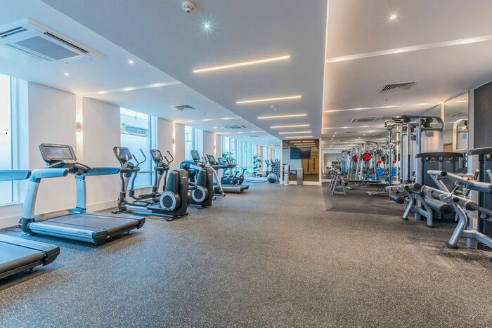 2 Bedroom Flat To Rent In Smithfield Square, Harringay, London, N8