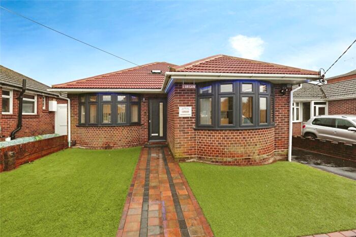 3 Bedroom Bungalow For Sale In Portsmouth Road, Bursledon, Southampton, Hampshire, SO31