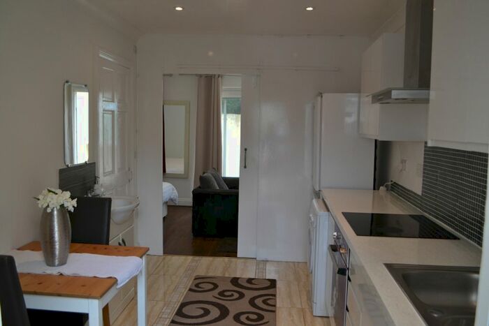 1 Bedroom Studio To Rent In Bransgrove Road, Edgware, HA8