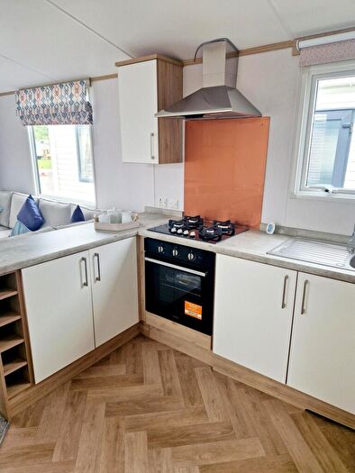 2 Bedroom Caravan For Sale In Seaside Rd, Hull, HU11
