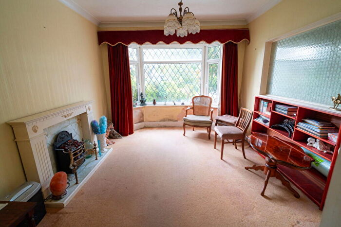3 Bedroom Semi-Detached House For Sale In Widney Lane, Solihull, B91