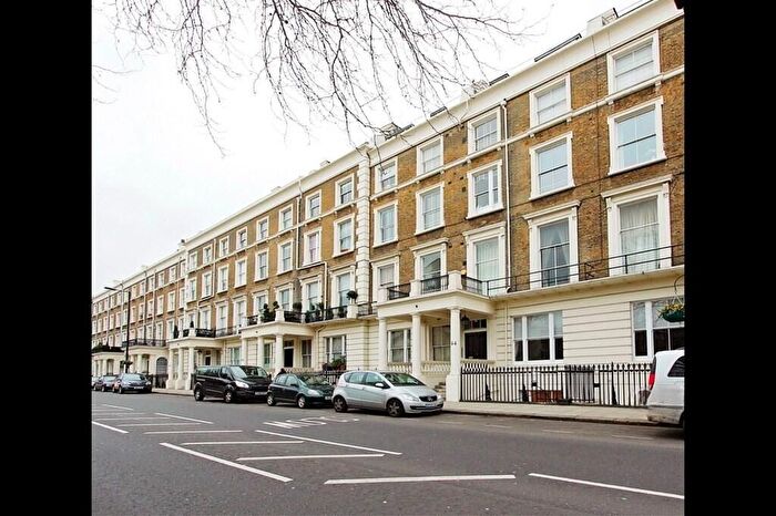 3 Bedroom Flat To Rent In Gloucester Terrace, London, W2