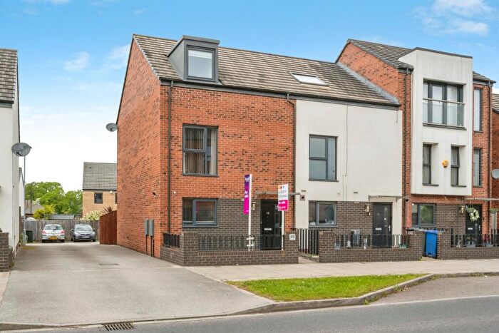 3 Bedroom End Of Terrace House For Sale In Woodfield Way, Balby, Doncaster, DN4