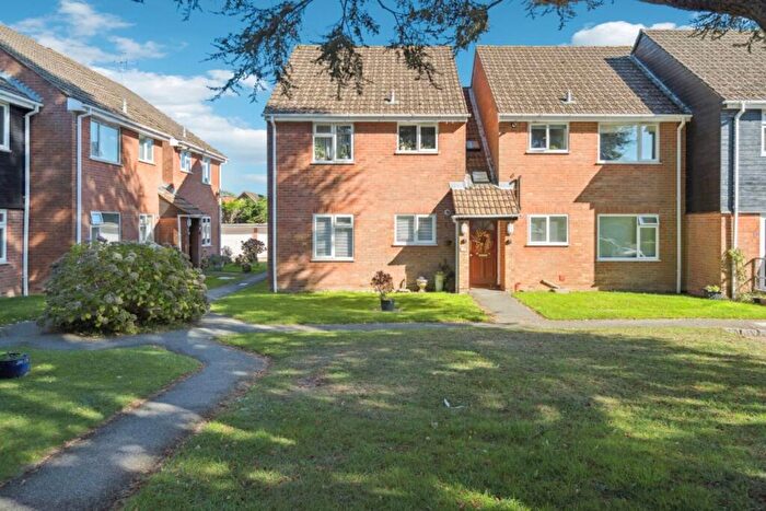 1 Bedroom Flat For Sale In Coulson Court, Prestwood, HP16