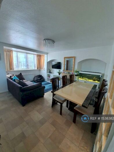 2 Bedroom End Of Terrace House To Rent In Easebourne Road, Dagenham, RM8