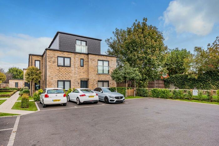 1 Bedroom Terraced Bungalow To Rent In Dedworth Road, Windsor, SL4