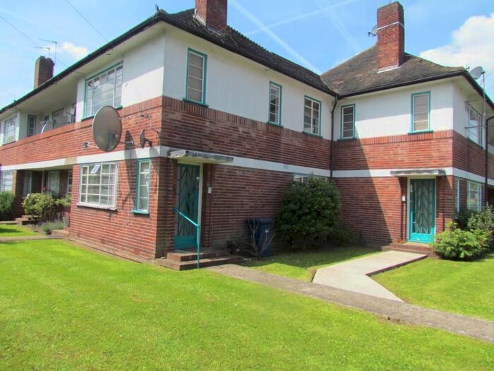 2 Bedroom Flat To Rent In Ossulton Way, London, N2