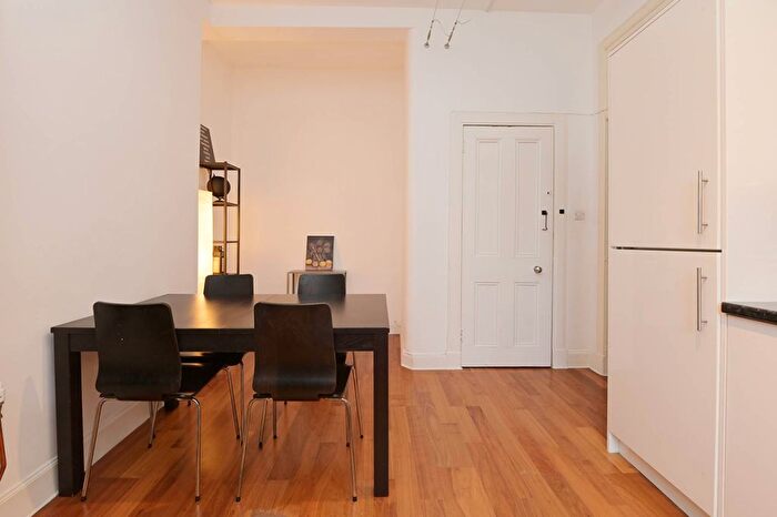 1 Bedroom Flat For Sale In Cambusnethan Street, Edinburgh, EH7