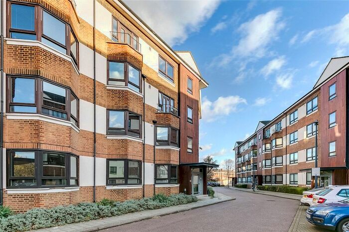 2 Bedroom Flat To Rent In Kew Bridge Court, London, W4